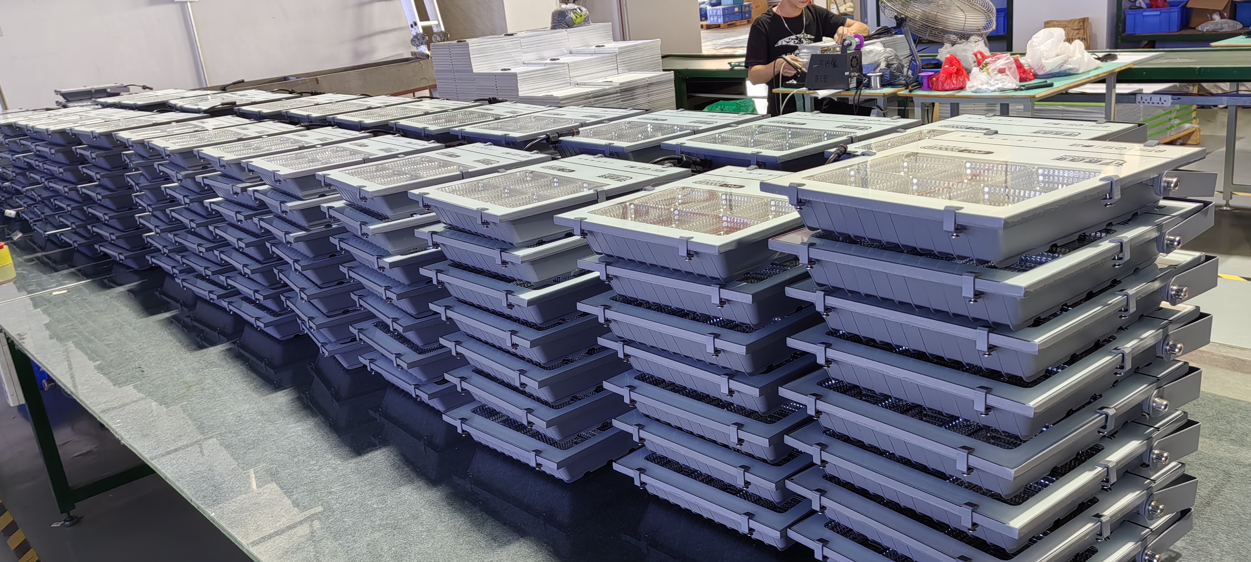 太阳能投光灯-黑金刚(图5) 太阳能投光灯-黑金刚(图5)